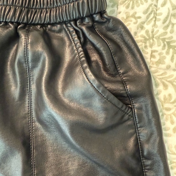 Everbellus High Rise Black Faux Leather Shorts with Pockets Small - Picture 2 of 7